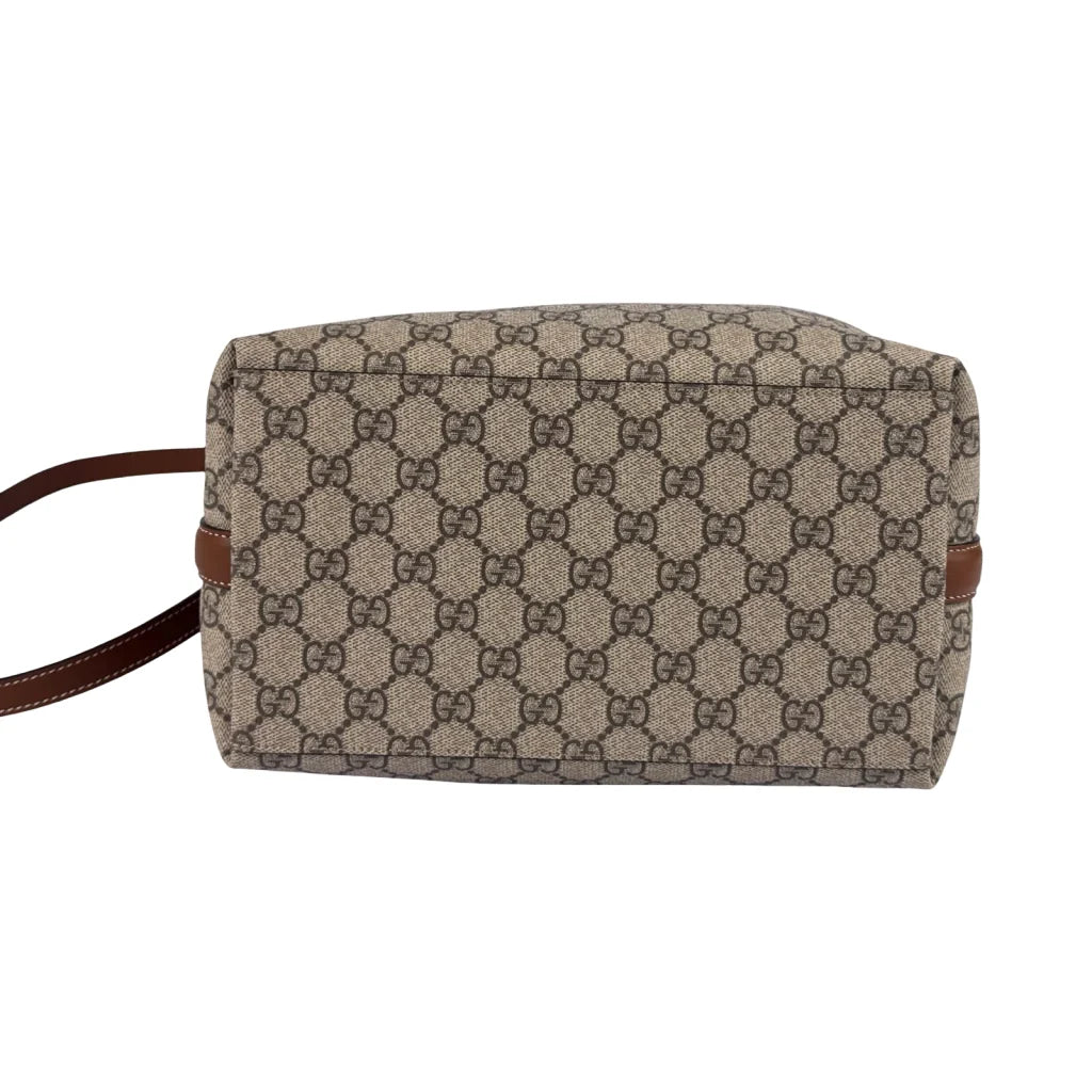 GUCCI – MEDIUM BUCKET BAG WITH GG EMBLEM