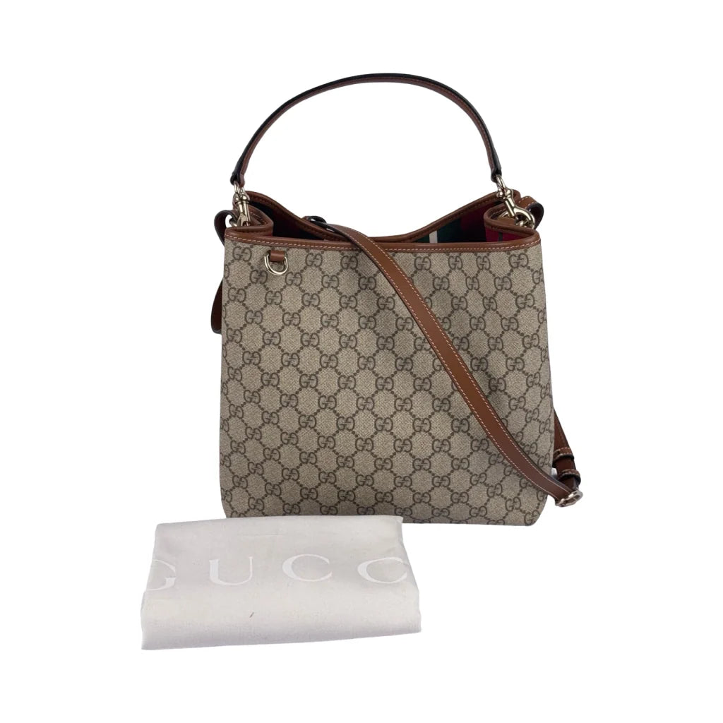 GUCCI – MEDIUM BUCKET BAG WITH GG EMBLEM